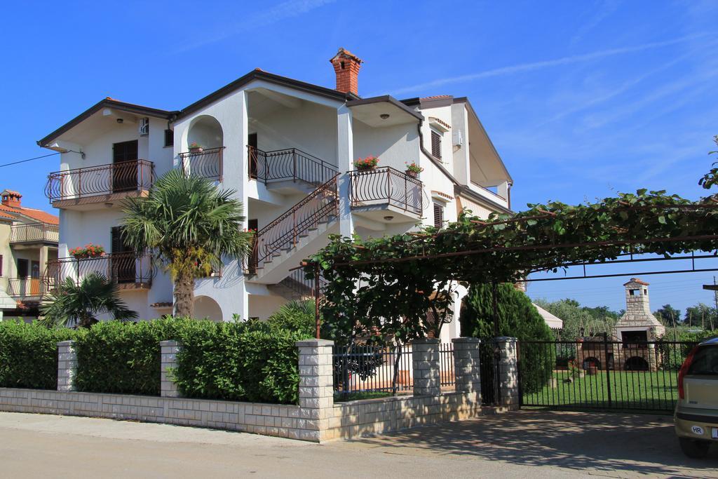 Apartments Jasna Умаг Екстериор снимка
