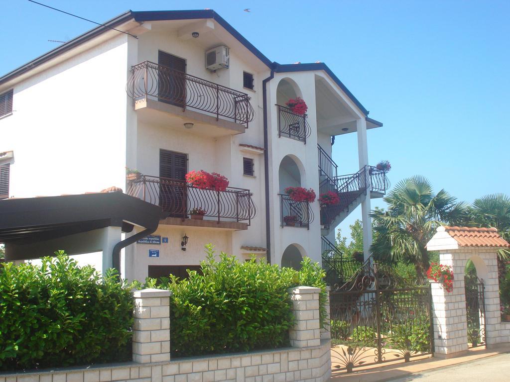 Apartments Jasna Умаг Екстериор снимка